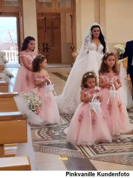 3 Farben: Traumhaftes Blumenmädchenkleid mit Blütenapplikationen